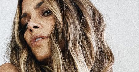 Halle Berry od lat wykonuje te ćwiczenia. Trening wzmacnia mięśnie i wysmukla nogi