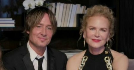 Złote Globy 2021: Wystrojona w suknię Louis Vuitton Nicole Kidman pokazuje córki!