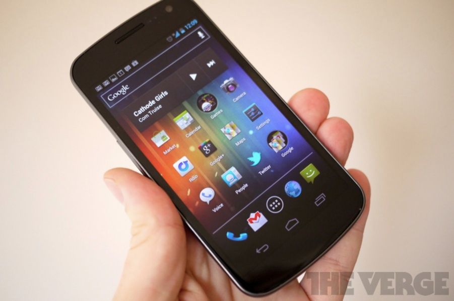 Samsung Galaxy Nexus najlepszym smartfonem z Androidem - przegląd recenzji