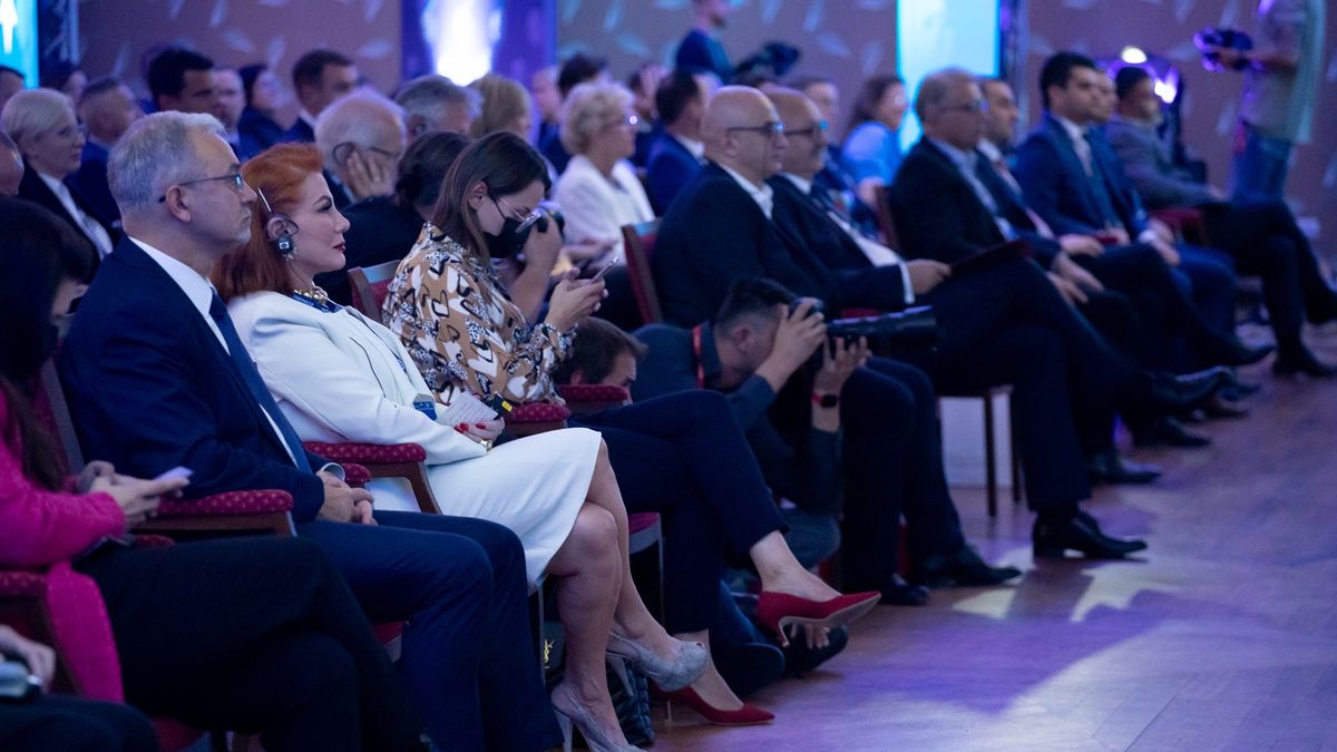 Sesja plenarna XXX Forum Ekonomicznego w Karpaczu