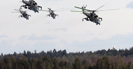 Białoruskie śmigłowce przy granicy z Polską. Wojsko zabiera głos