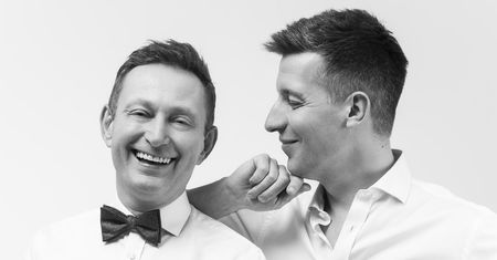 Wyjątkowa sesja homoseksualnych par. Fotografka pokazała ich na ślubnym kobiercu
