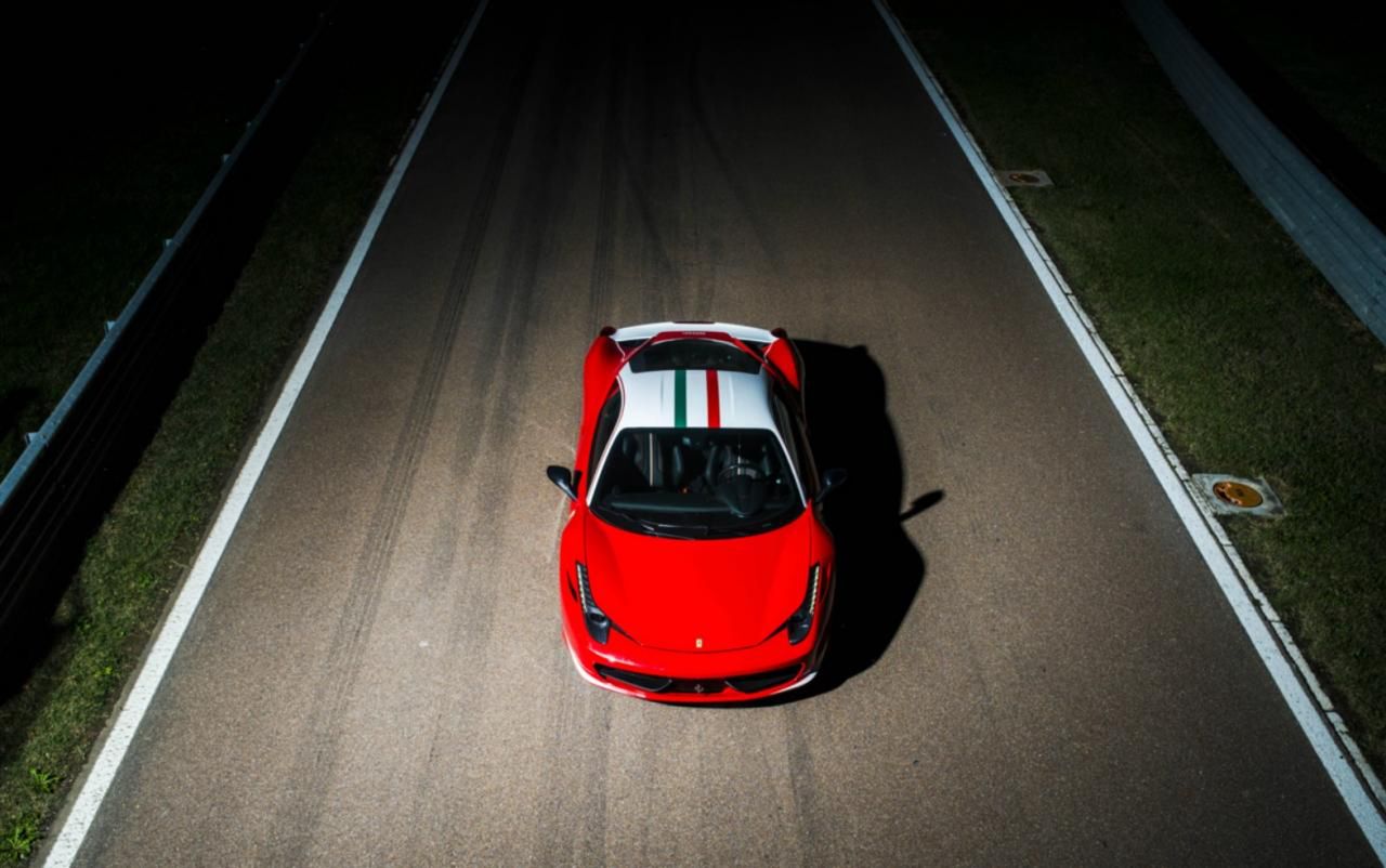 Ferrari 458 Italia dedykowane Nikiemu Laudzie