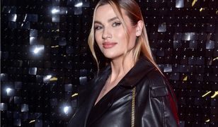 Rozcięcie aż do biodra. Karolina Gilon odsłoniła nie tylko dekolt