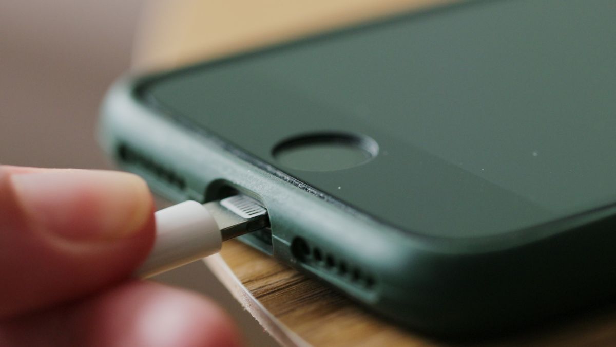 Ile tak naprawdę kosztuje ładowanie telefonu?