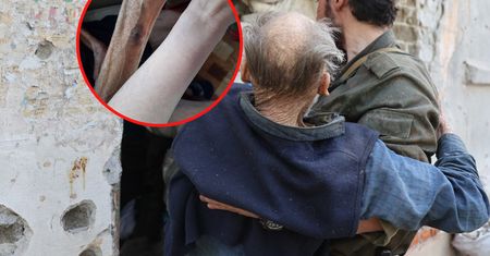 Mieszkańcy Mariupola głodują. Zdjęcie 71-letniego Ukraińca poruszyło internautów
