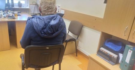 Małopolska. Był mocno "spragniony". Do baru włamał się muszlą klozetową