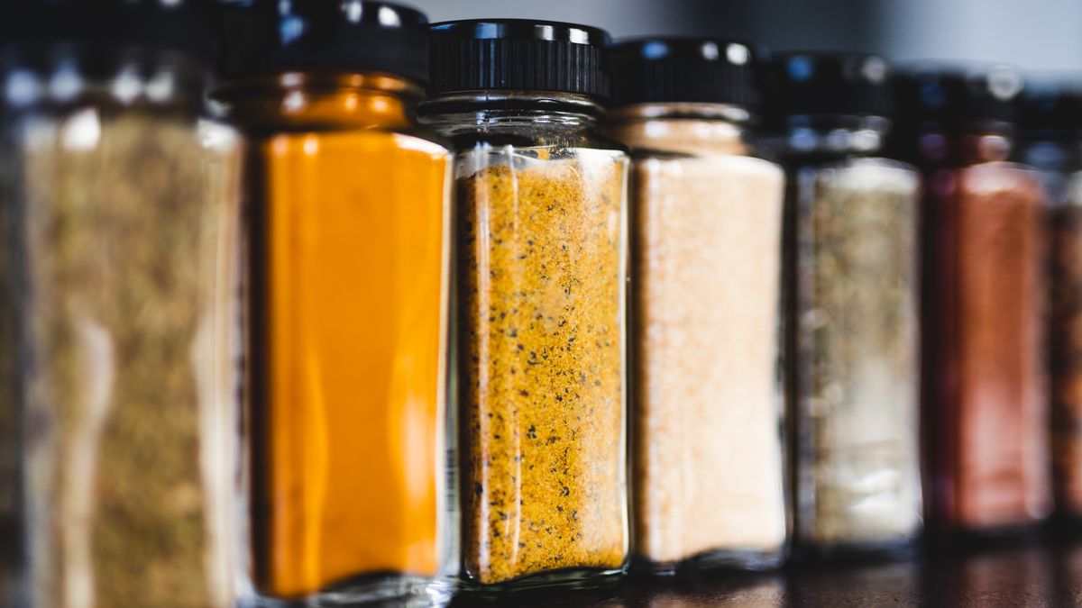 Najczęściej nie patrzymy na datę ważności przypraw