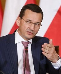 Rządowi zależy na słabym złotym. "Kurs jest korzystny" twierdzi Morawiecki