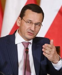 Rządowi zależy na słabym złotym. "Kurs jest korzystny" twierdzi Morawiecki