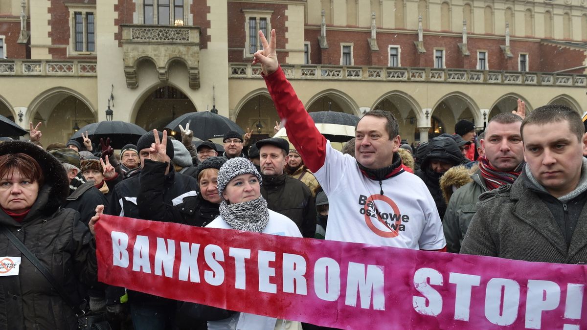 Protest frankowiczów na Rybnku Głównym w Krakowie