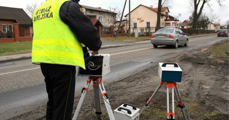 Za ponad 50 km/h 15 punktów karnych. Bezwzględny ruch MSWiA ws. kierowców