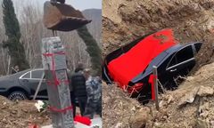 Chiny. "Pochowali" mercedesa. Auto miało pomóc zmarłemu w zaświatach