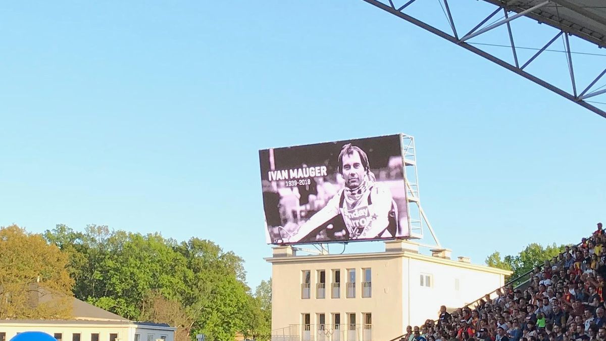 Zdjęcie okładkowe artykułu: WP SportoweFakty / Łukasz Kuczera / Kibice oddający hołd Ivanowi Maugerowi we Wrocławiu