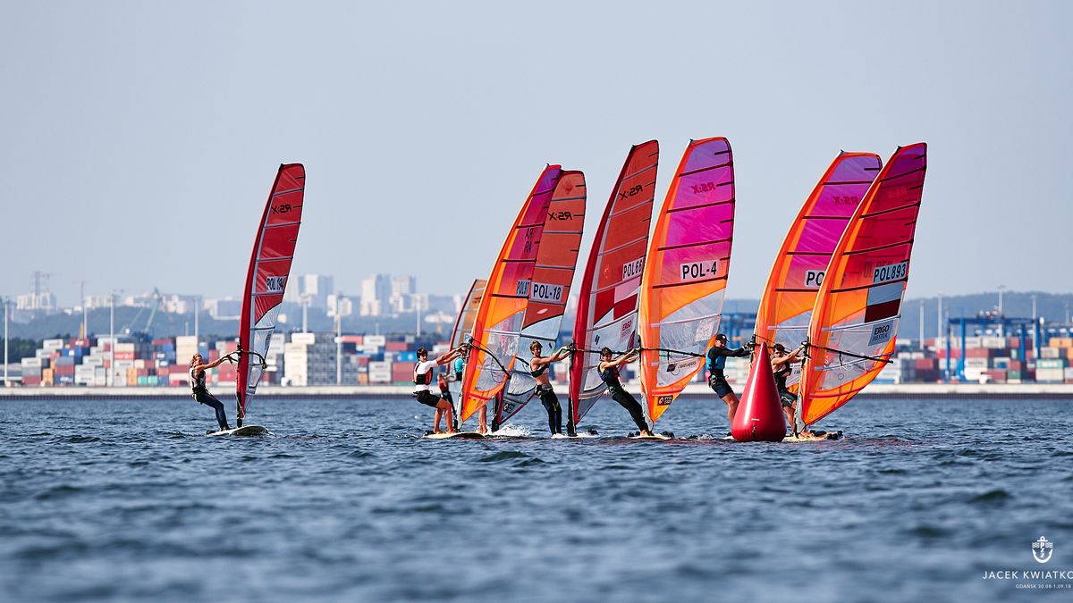 Zdjęcie okładkowe artykułu: Materiały prasowe / Jacek Kwiatkowski / Na zdjęciu: Deski windsurfingowej klasy RS:X