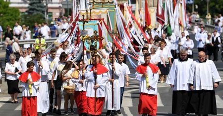 Czy w Boże Ciało trzeba iść do kościoła? Na czym polega to święto?