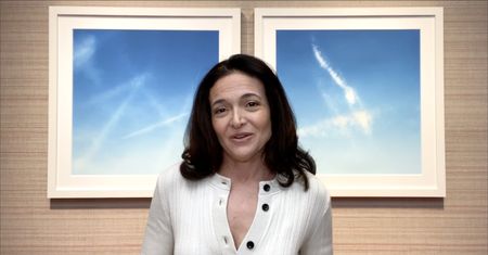 Sheryl Sandberg z Facebooka: żadne kraje rządzone przez kobiety nie poszłyby na wojnę