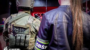 Oszustwa w klubie go-go na Piotrkowskiej. CBŚP rozbiło grupę przestępczą – zatrzymano 8 osób