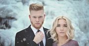 Wymarzona sesja zaręczynowa wcale nie musi być skąpana w złotym świetle. Ta para wolała lód i śnieg