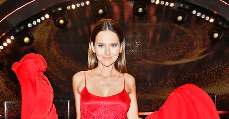 "Taniec z gwiazdami": Paulina Sykut-Jeżyna w czerwonej kreacji. Widać już brzuszek?