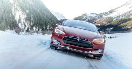 Tesla wypłaci Norwegom odszkodowania za zawyżoną moc Modelu S