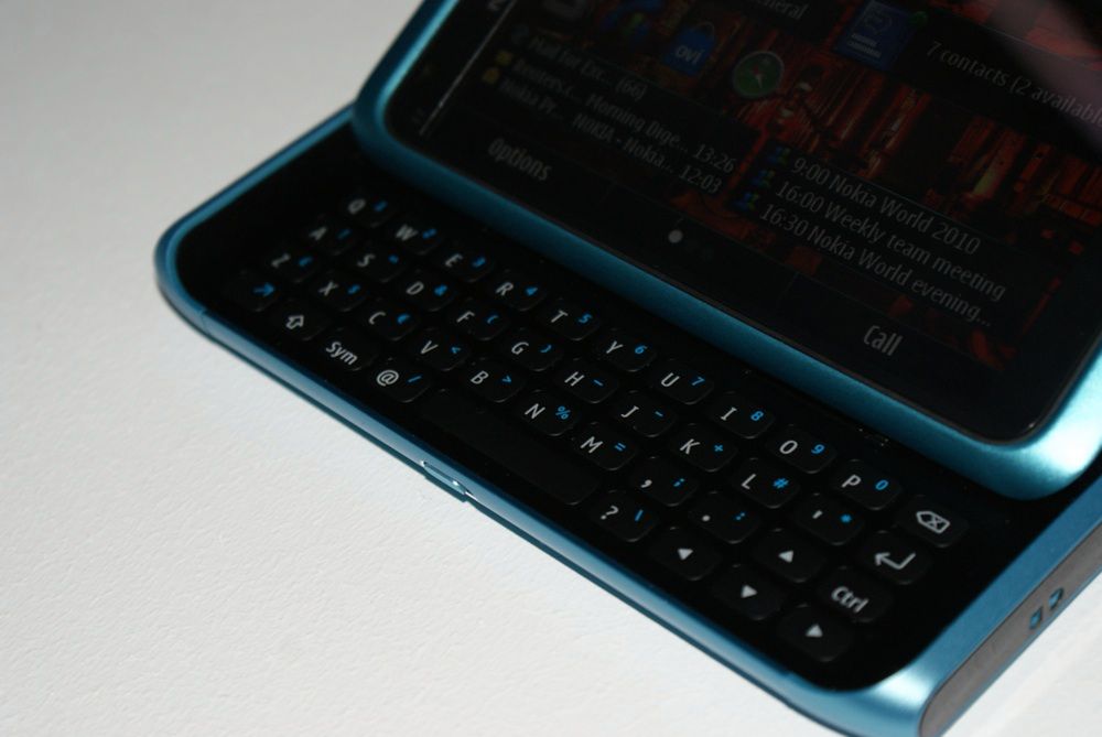 Nokia E7 – klasa, biznes i Symbian^3 [pierwsze wrażenia] 3