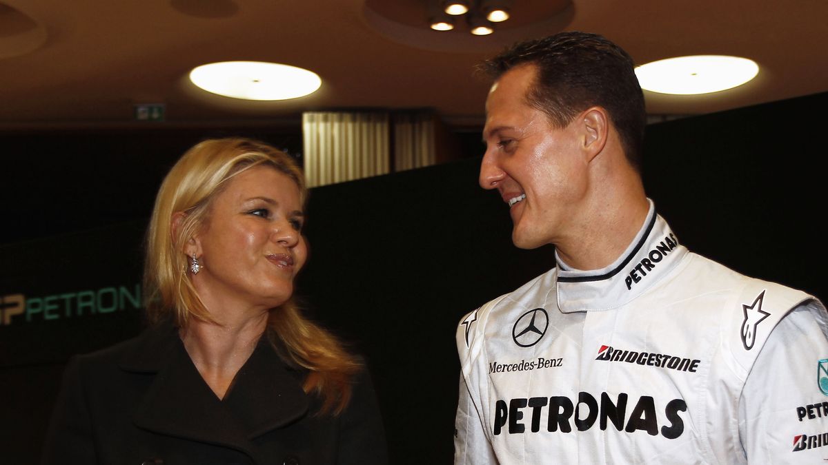 Zdjęcie okładkowe artykułu: Getty Images / Hoch Zwei / Na zdjęciu: Corinna Schumacher (z lewej) i Michael Schumacher
