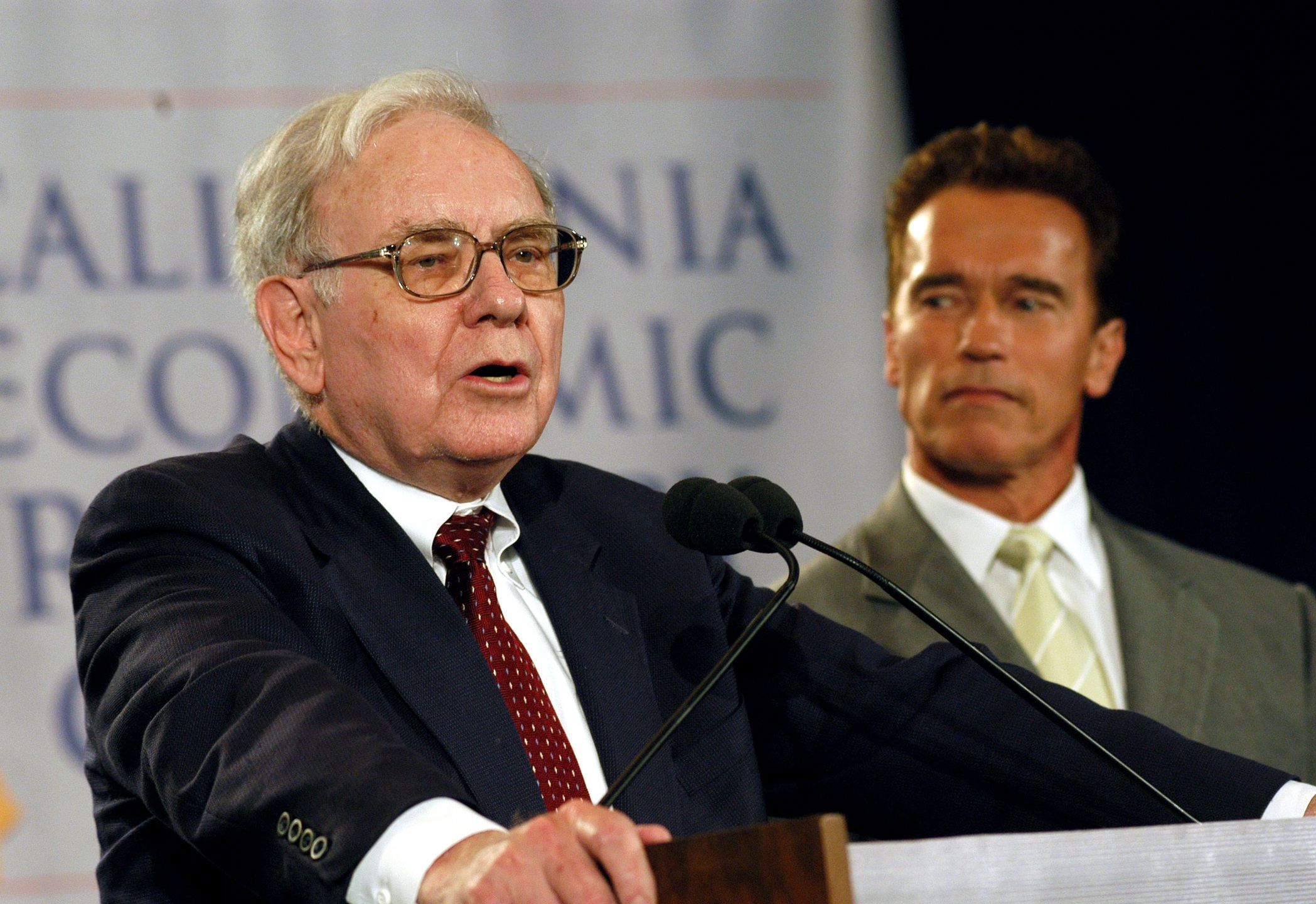 Arnold Schwarnegger Economic Recovery Council Plan - Press Conference
Warren Buffett and Republican gubernatorial candidate Arnold Schwarzenegger. (Photo by Steve Grayson/WireImage)
Steve Grayson
2 Shot