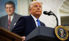 Złote smartfony Trumpa. Wyprodukują je w Chinach?