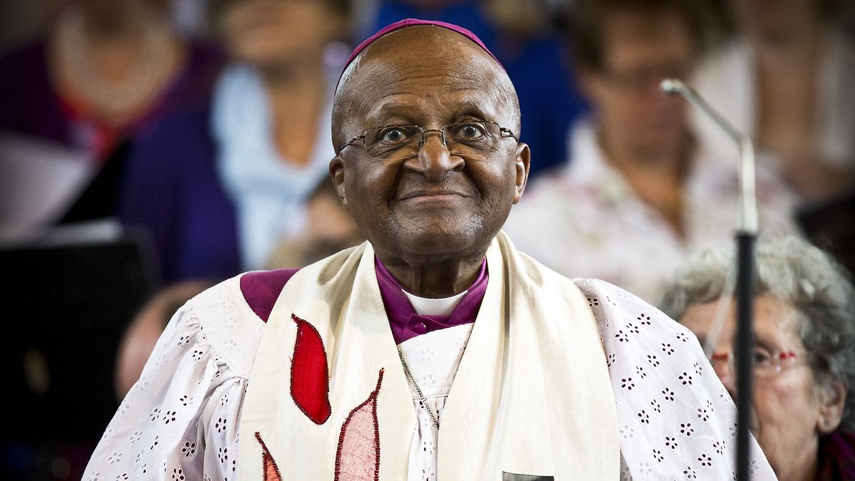 W wieku 90 lat zmarł arcybiskup Desmond Tutu. 
