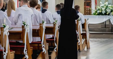 Prezent dla księdza z okazji komunii. Ujawniła, czego sobie zażyczył