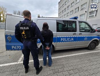 "Bili go pięściami i tłuczkiem, potem wyciągnęli nóż. Zabrali nawet buty".