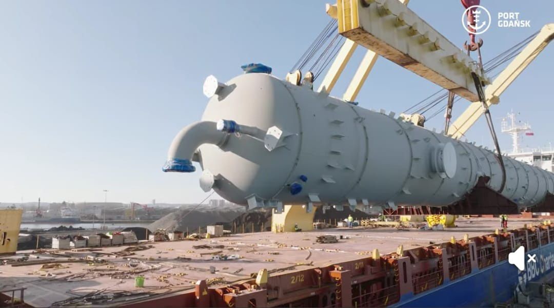 Gigantyczne kolumny w Gdańsku 