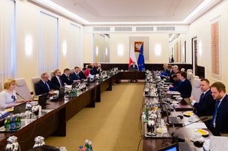 Rząd ujawnia niewygodną prawdę. Taki będzie deficyt i inflacja w 2022 r.