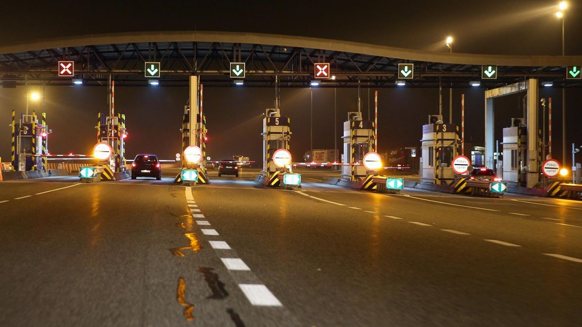 O zmianie organizacji ruchu muszą pamiętac przede wszystkim kierowcy, którzy chcą byc na miejscu na czas