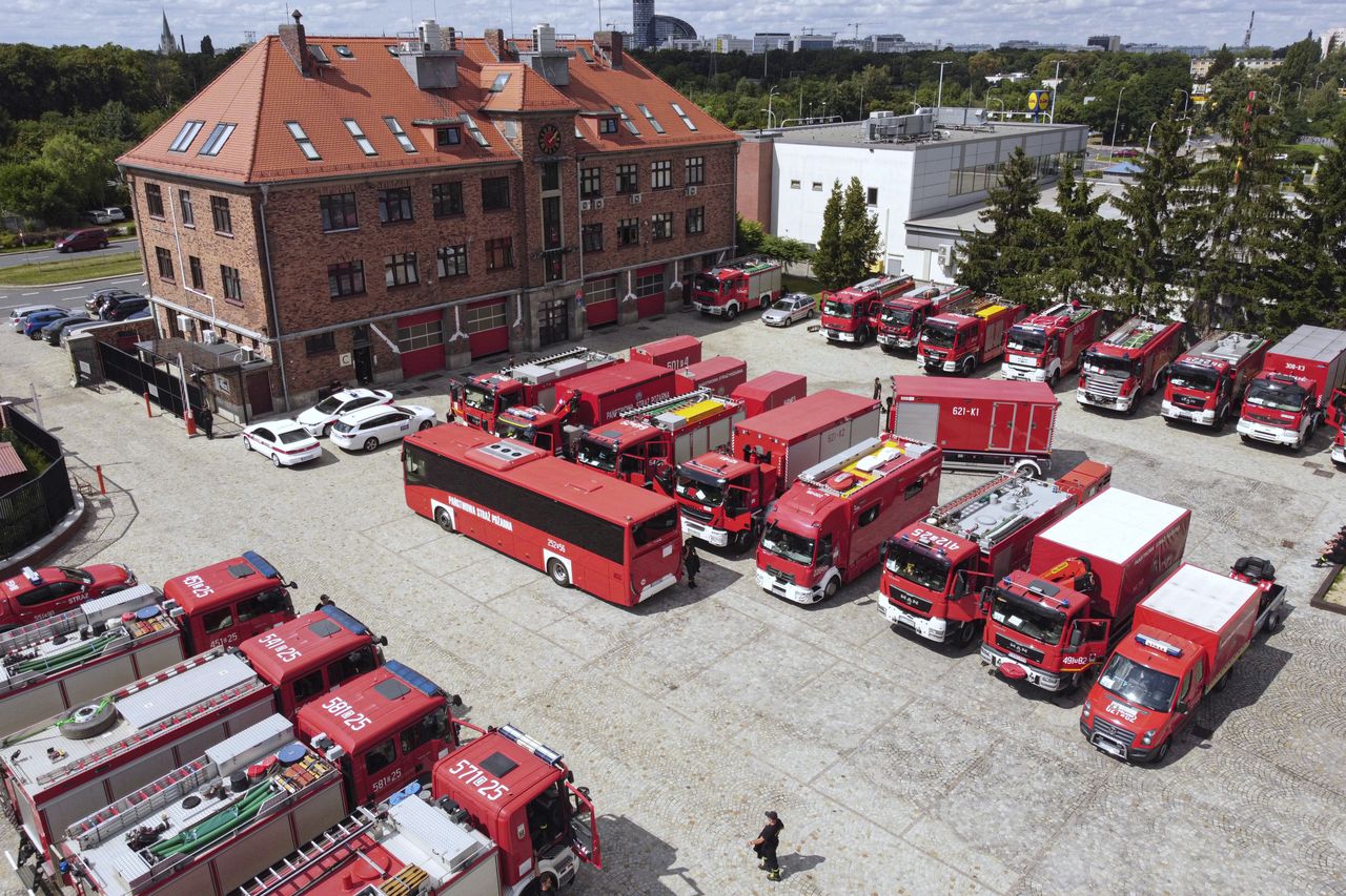 Wrocław. Strażacy z Dolnego Śląska wyruszyli do Grecji. Pomogą w walce z ogniem