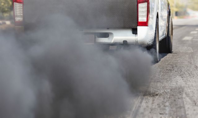 29 mln. aut z silnikiem Diesla przekracza normy emisji spalin