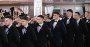 Włoszczowa: Studniówki 2026 pełne stylu i elegancji młodych mężczyzn