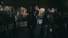 Niepokojące wieści z USA. Strzelanina obok bazy Anglików
