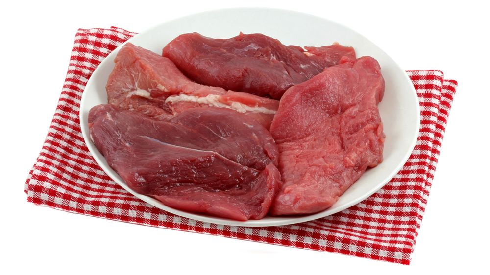 Surowa polędwica ze strusia