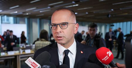 Komisja śledcza ds. afery wizowej. Śledź na żywo
