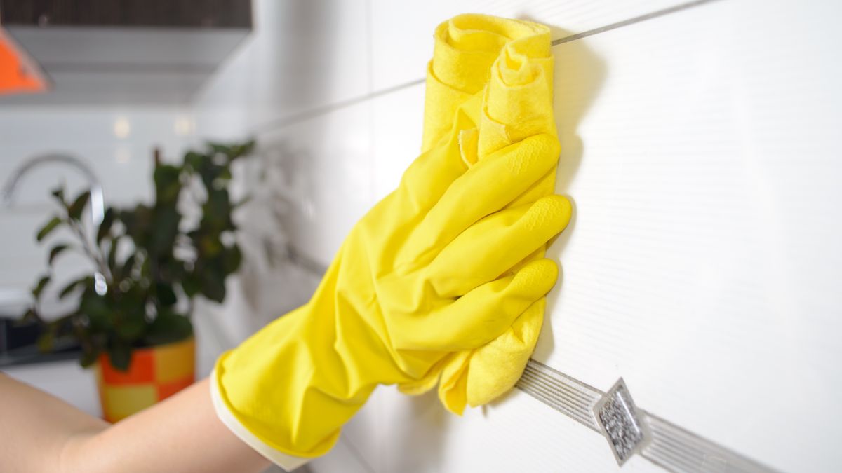 Pożółkłe płytki wyglądają wyjątkowo nieestetycznie