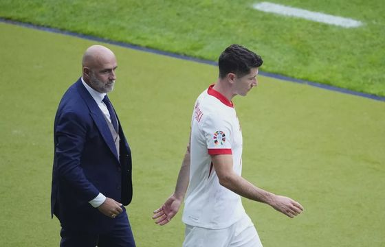 To nie jest kolejny taki sam tekst o Lewym i Probierzu. Czego ci dwaj nauczyli nas o komunikacji?