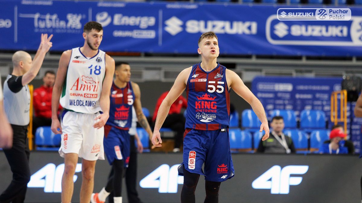 Materiały prasowe / Andrzej Romański / Energa Basket Liga / Na zdjęciu: Jakub Schenk