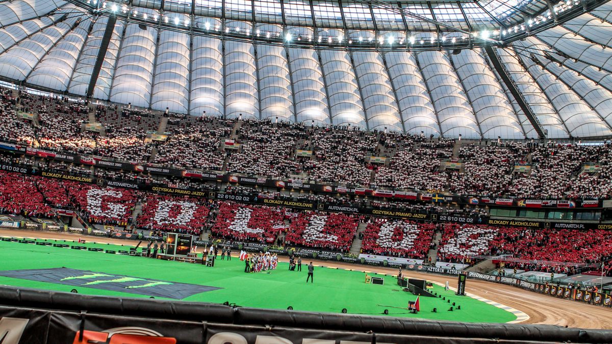 WP SportoweFakty / Arkadiusz Siwek / Na zdjęciu: Kartoniada podczas GP Polski na PGE Narodowym w 2017 roku