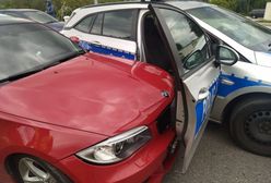 Szaleńczą jazdę skończył na drzwiach radiowozu. Kierowca bmw uzbierał 55 punktów karnych