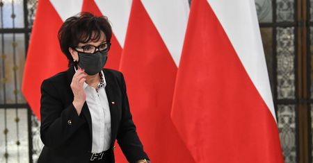 "PiS walczy z opozycją, a nie koronawirusem". Reakcje na wystąpienie marszałek Sejmu