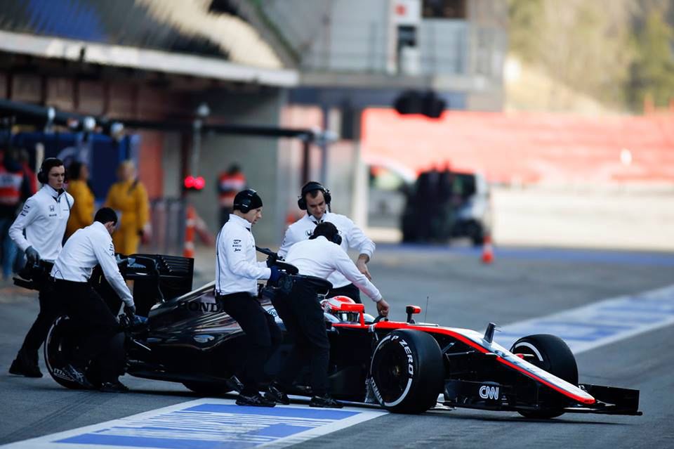 McLaren wciąż z kłopotami podczas testów w Barcelonie