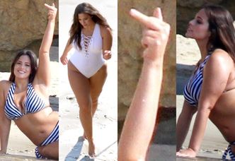 Dorodna Ashley Graham tarza się po plaży i pokazuje środkowy palec (ZDJĘCIA)