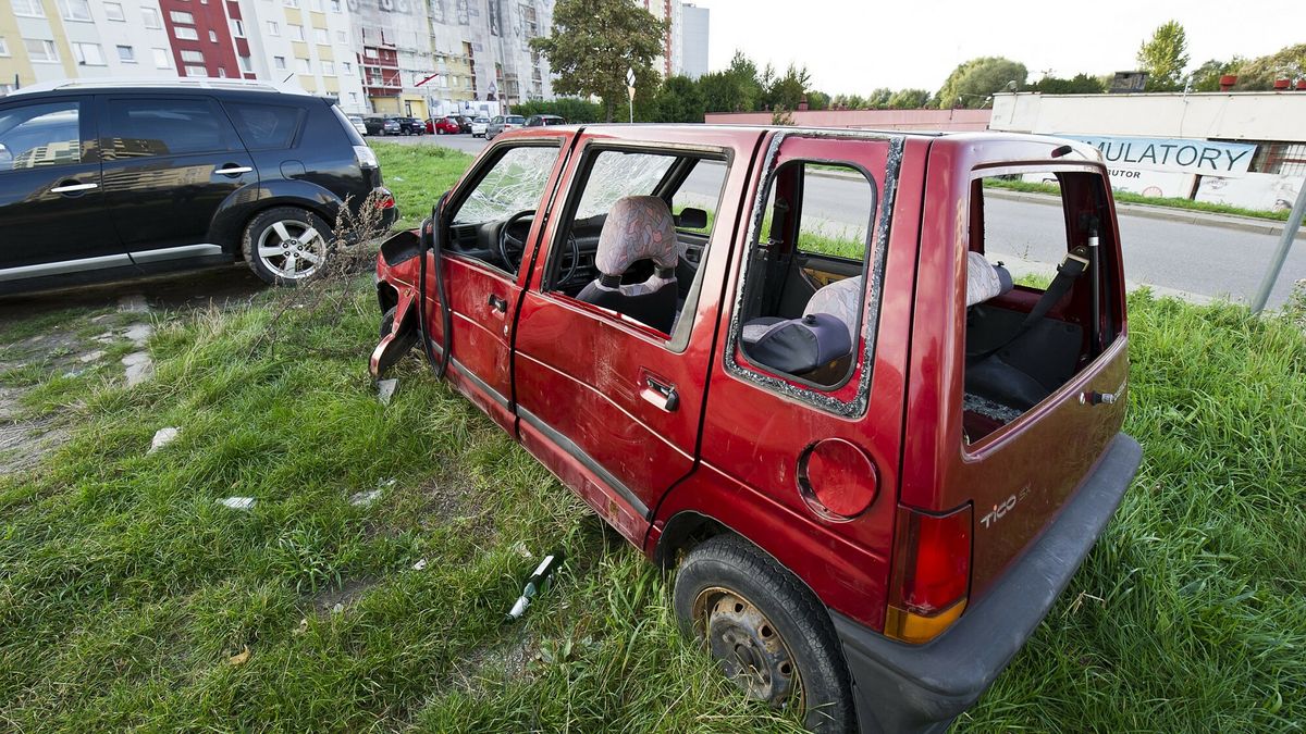 reporter_baza_2020-1008.10.2020  Elblag  N/z porzucony wrak samochodu   Fot. Stanislaw Bielski/REPORTERSTANISLAW BIELSKI/REPORTER